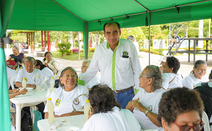 Demostración culinaria con carne de cabeza de res