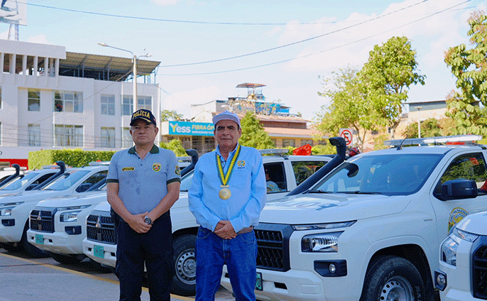 Camionetas entregadas a la Policía
