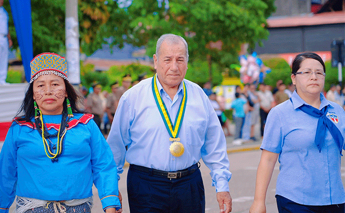 Ceremonia cívica en Plaza de Armas